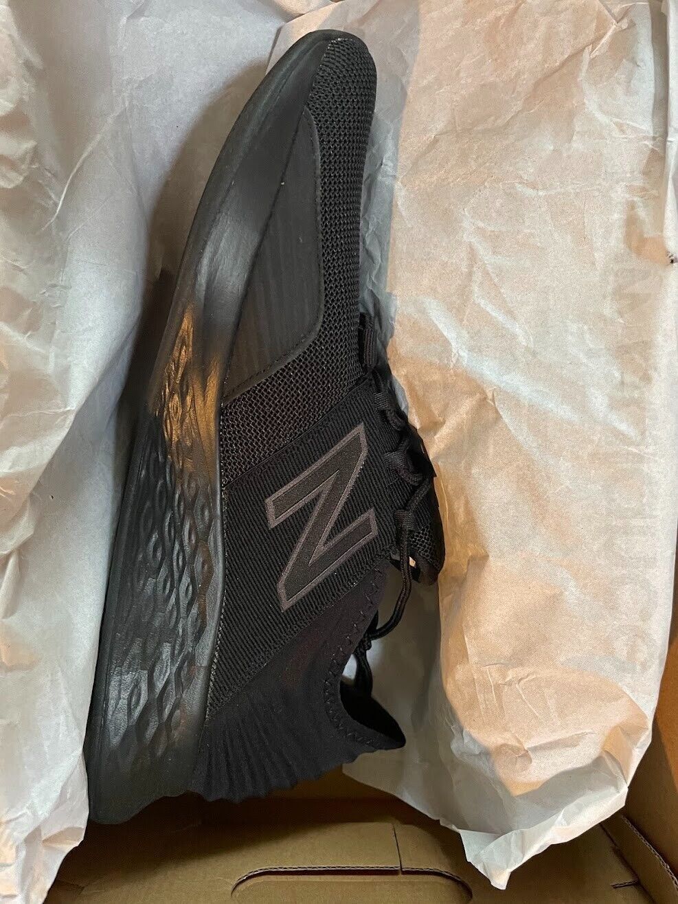 Size 12-New Balance MROAVLB Black