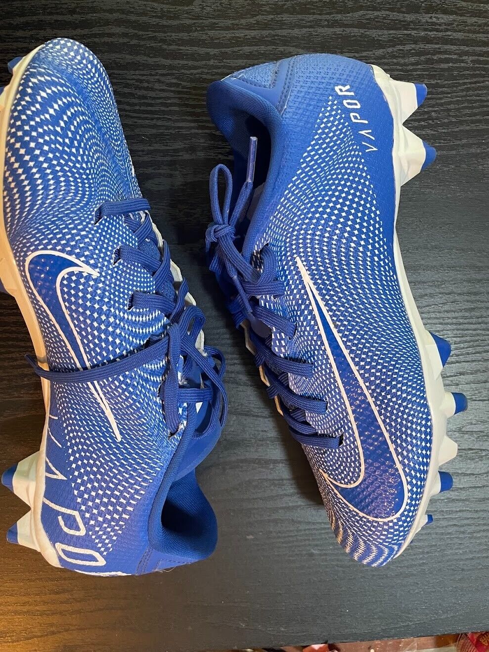 size 8.5-NIKE VAPOR EDGE TEAM CLEATS